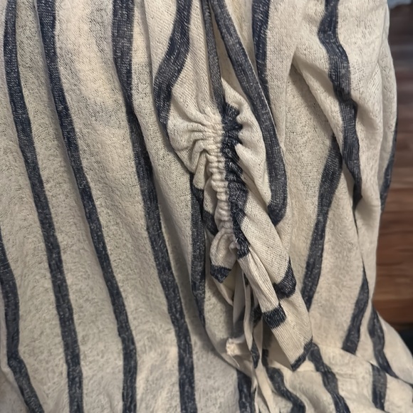 Long Lightweight Striped open front sweater - Picture 2 of 2